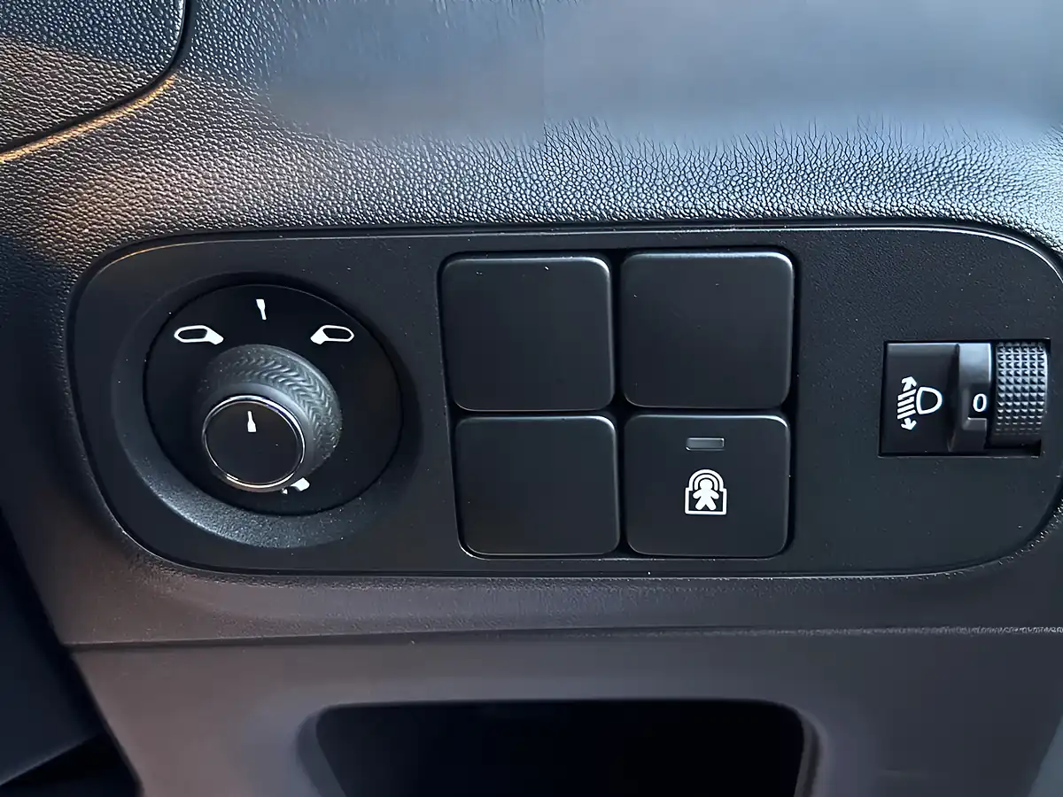 Used 2022 Citroen C3 Elle Black - Interior and Exterior details 14