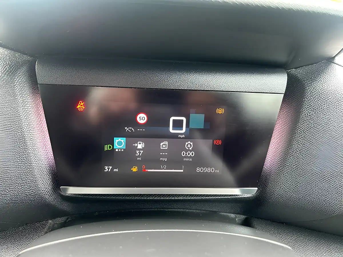 Used 2022 Citroen C4 Sense Plus Red - Interior and Exterior details 17