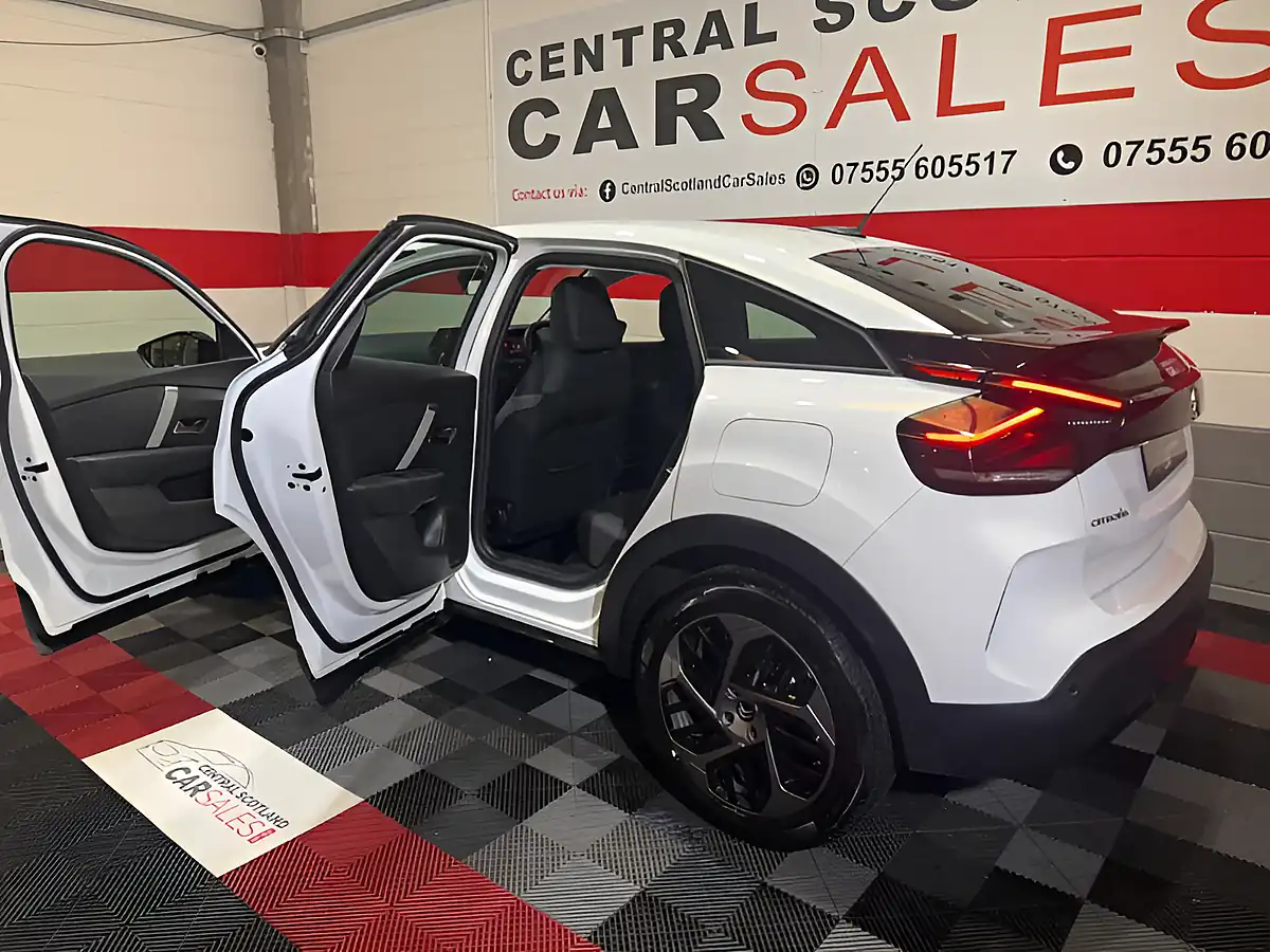 Used 2022 Citroen C4 Sense White - Interior and Exterior details 10
