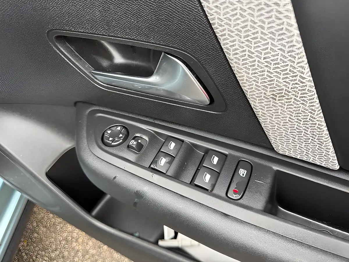 Used 2022 Citroen C4 Shine Blue - Interior and Exterior details 12