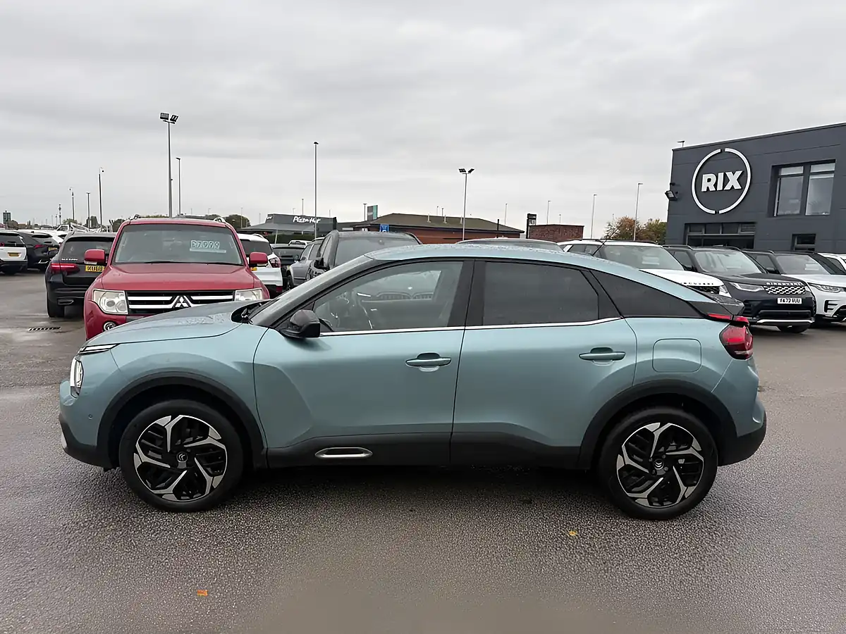 Used 2022 Citroen C4 Shine Blue - Interior and Exterior details 3