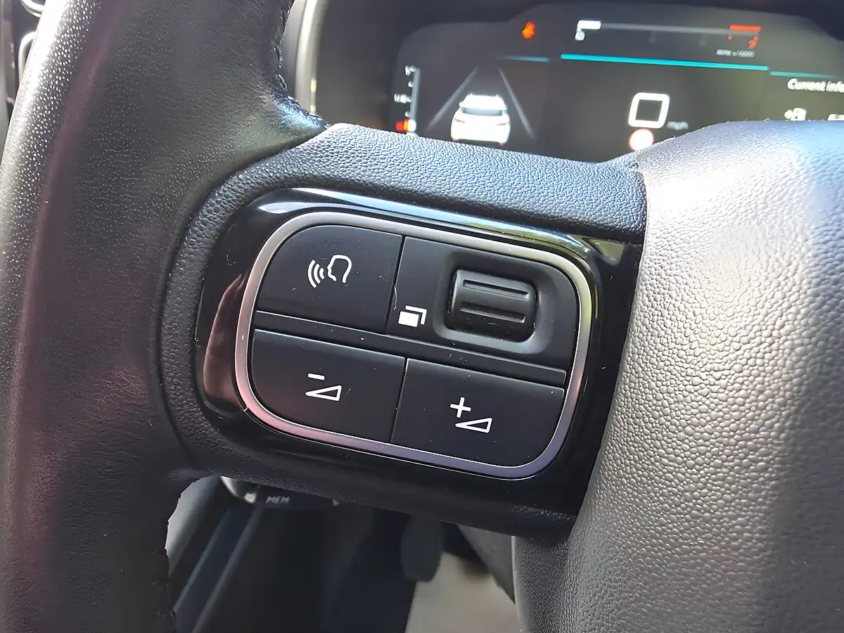 Used 2022 Citroen C5 Aircross Shine Blue - Interior and Exterior details 12