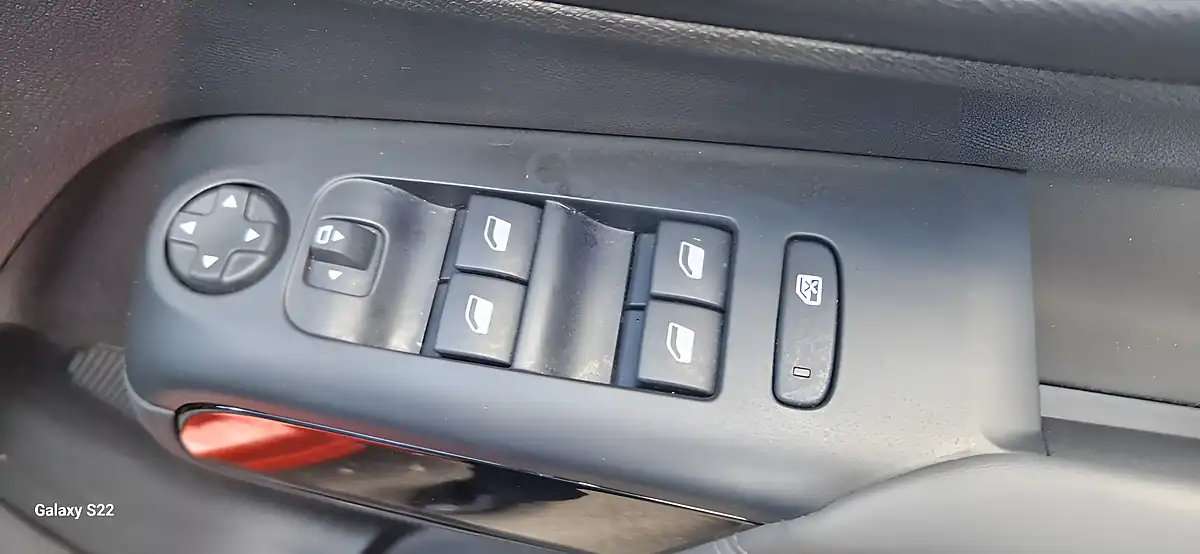 Used 2022 Citroen C5 Aircross Shine Red - Interior and Exterior details 17