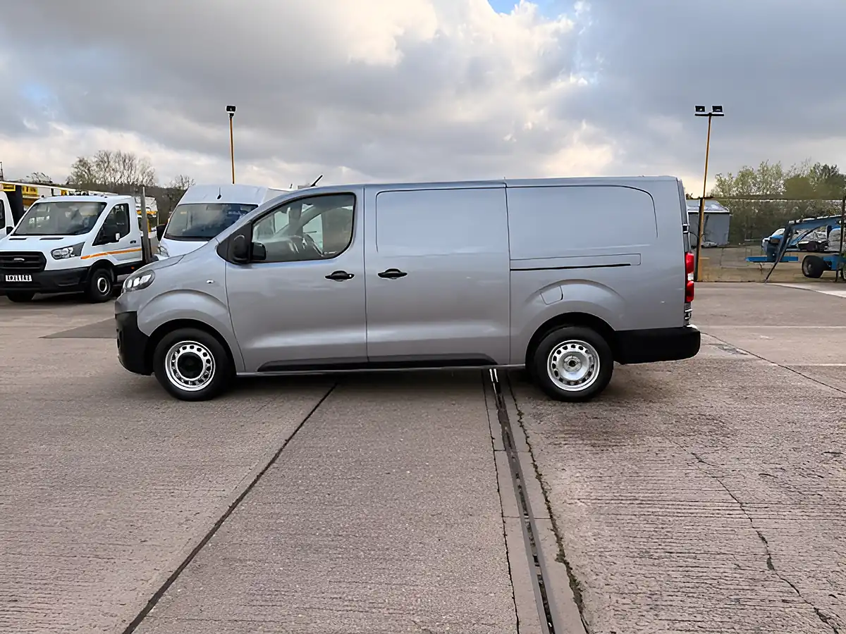Used 2022 Citroen Dispatch 1000 Enterprise Pro Xl Grey - Interior and Exterior details 8
