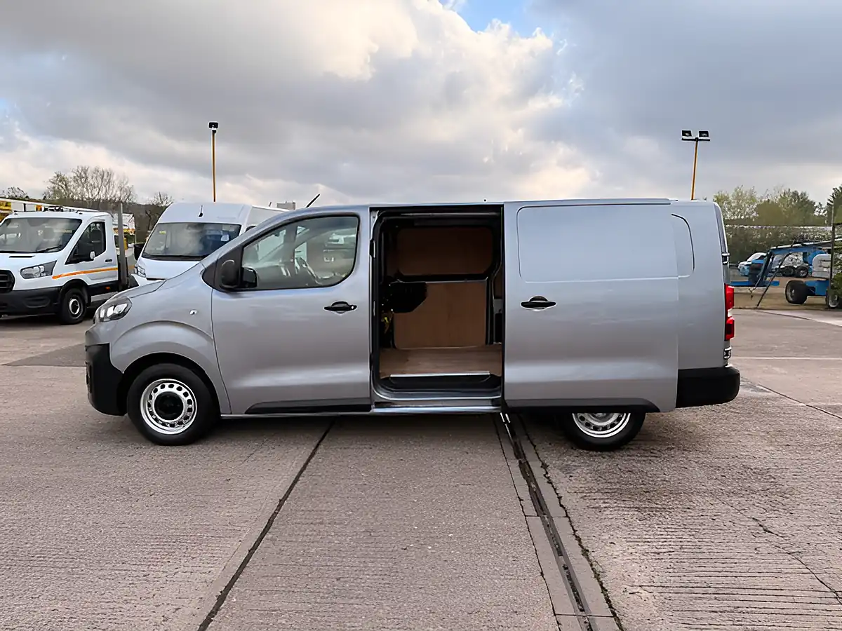 Used 2022 Citroen Dispatch 1000 Enterprise Pro Xl Grey - Interior and Exterior details 9