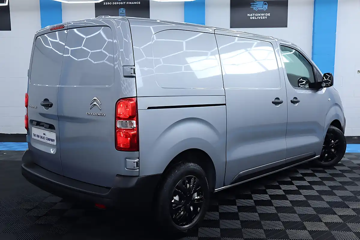 Used 2022 Citroen Dispatch Enterprise Pro M Cumulus Grey - Interior and Exterior details 9