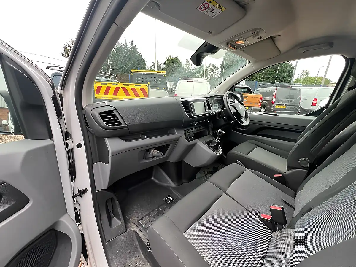 Used 2022 Citroen Dispatch Enterprise Pro M Icy White - Solid - Interior and Exterior details 10