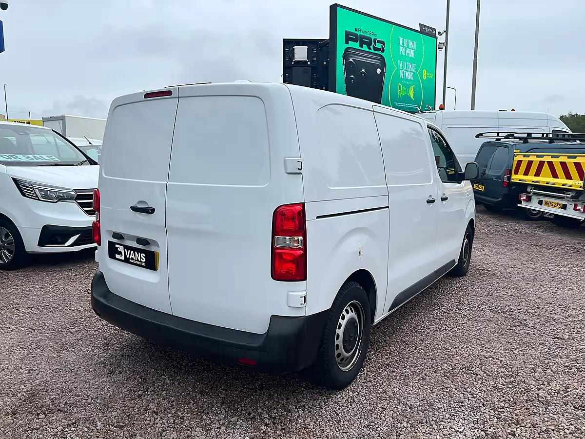 Used 2022 Citroen Dispatch Enterprise Pro M Icy White - Solid - Interior and Exterior details 3