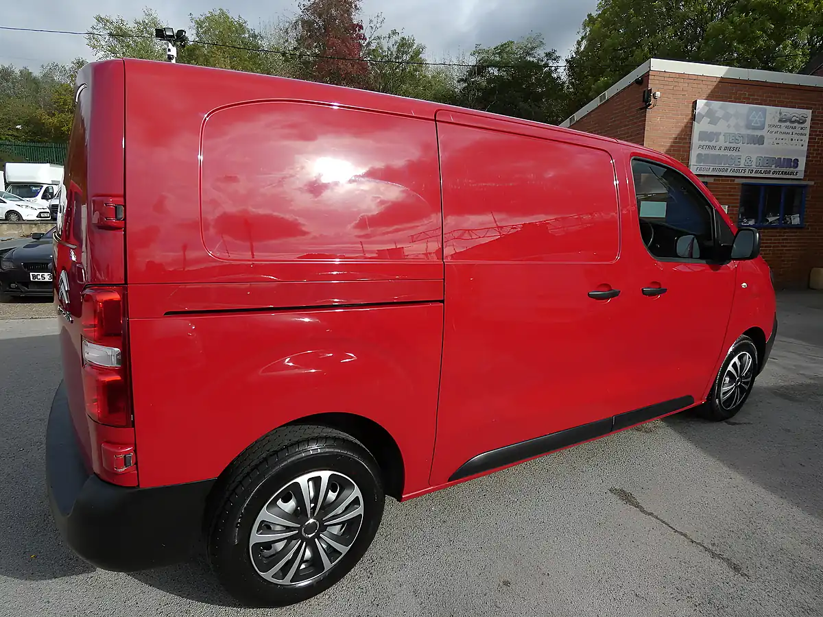 Used 2022 Citroen Dispatch Enterprise Pro M Passion Red - Special - Interior and Exterior details 14