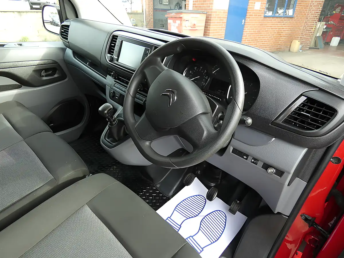 Used 2022 Citroen Dispatch Enterprise Pro M Passion Red - Special - Interior and Exterior details 15