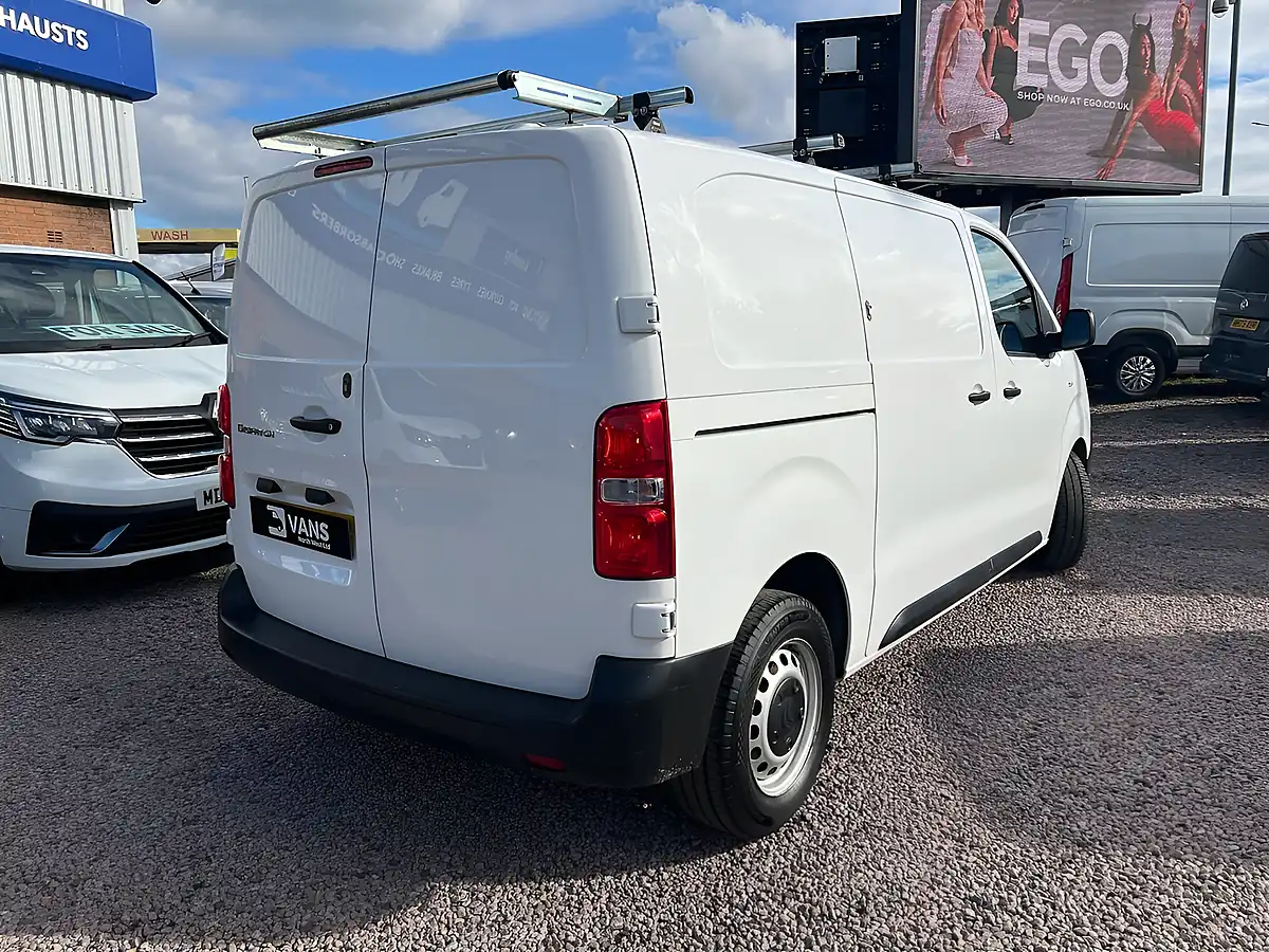 Used 2022 Citroen Dispatch Enterprise Pro M Polar White - Interior and Exterior details 4