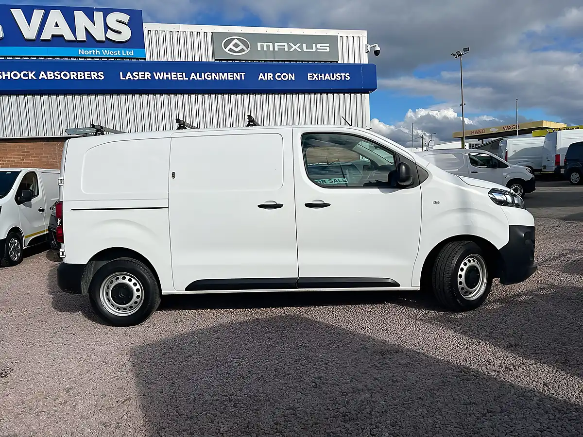 Used 2022 Citroen Dispatch Enterprise Pro M Polar White - Interior and Exterior details 5