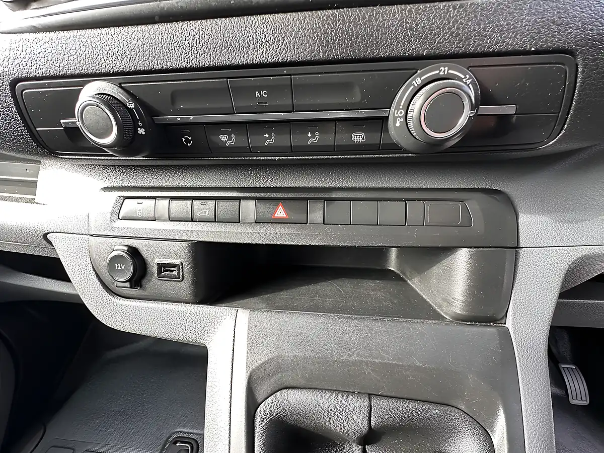 Used 2022 Citroen Dispatch Enterprise Pro M White - Interior and Exterior details 15