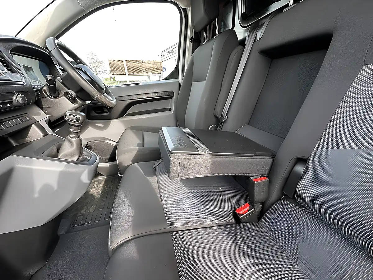 Used 2022 Citroen Dispatch Enterprise Pro M White - Interior and Exterior details 19