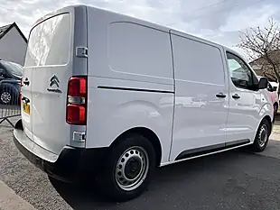 Used 2022 Citroen Dispatch Enterprise Pro M White - Interior and Exterior details 8