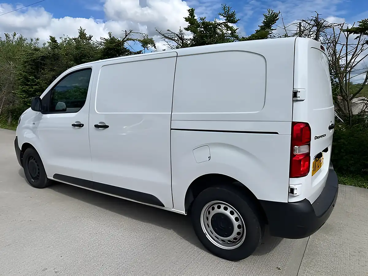 Used 2022 Citroen Dispatch Enterprise Pro M White - Interior and Exterior details 8