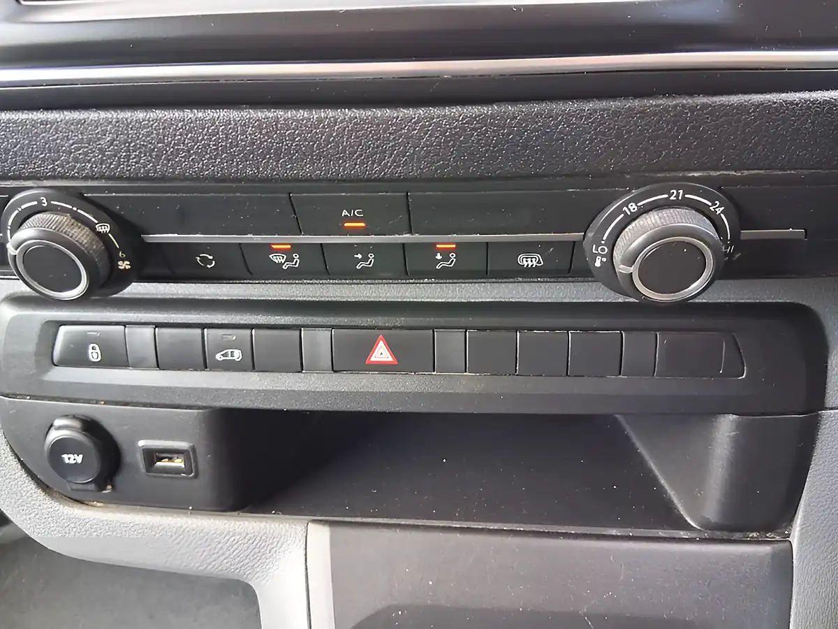Used 2022 Citroen Dispatch Enterprise Pro M White - Interior and Exterior details 14