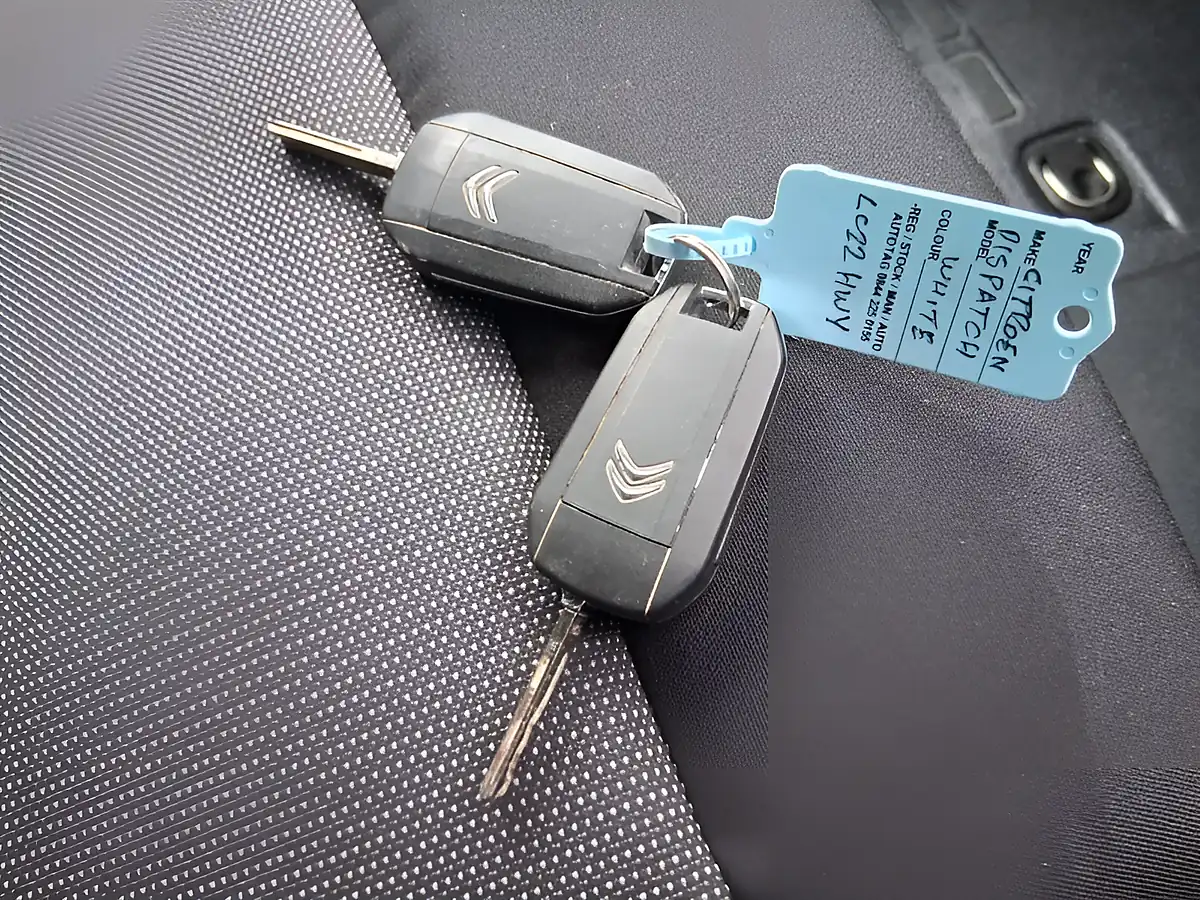 Used 2022 Citroen Dispatch Enterprise Pro M White - Interior and Exterior details 20