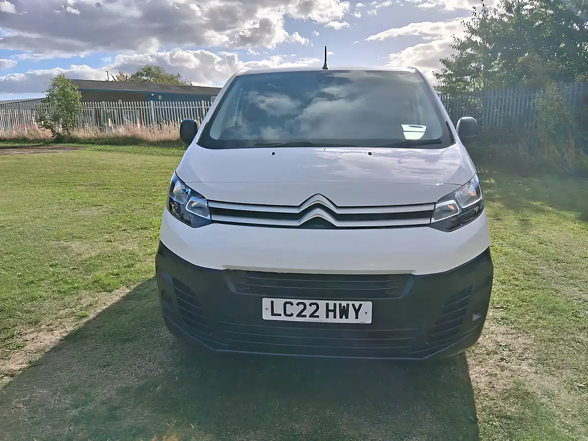 Used 2022 Citroen Dispatch Enterprise Pro M White - Interior and Exterior details 8