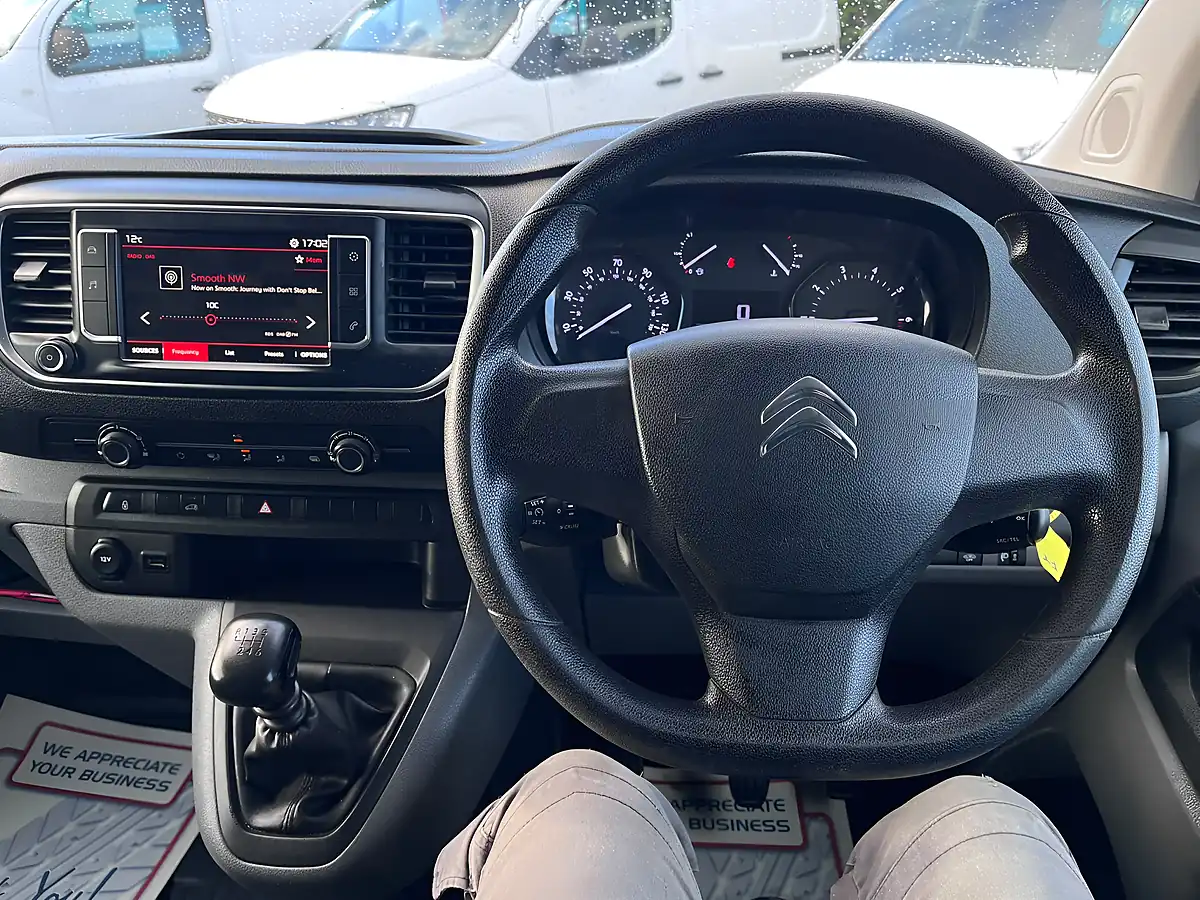 Used 2022 Citroen Dispatch Enterprise Pro M White - Interior and Exterior details 13