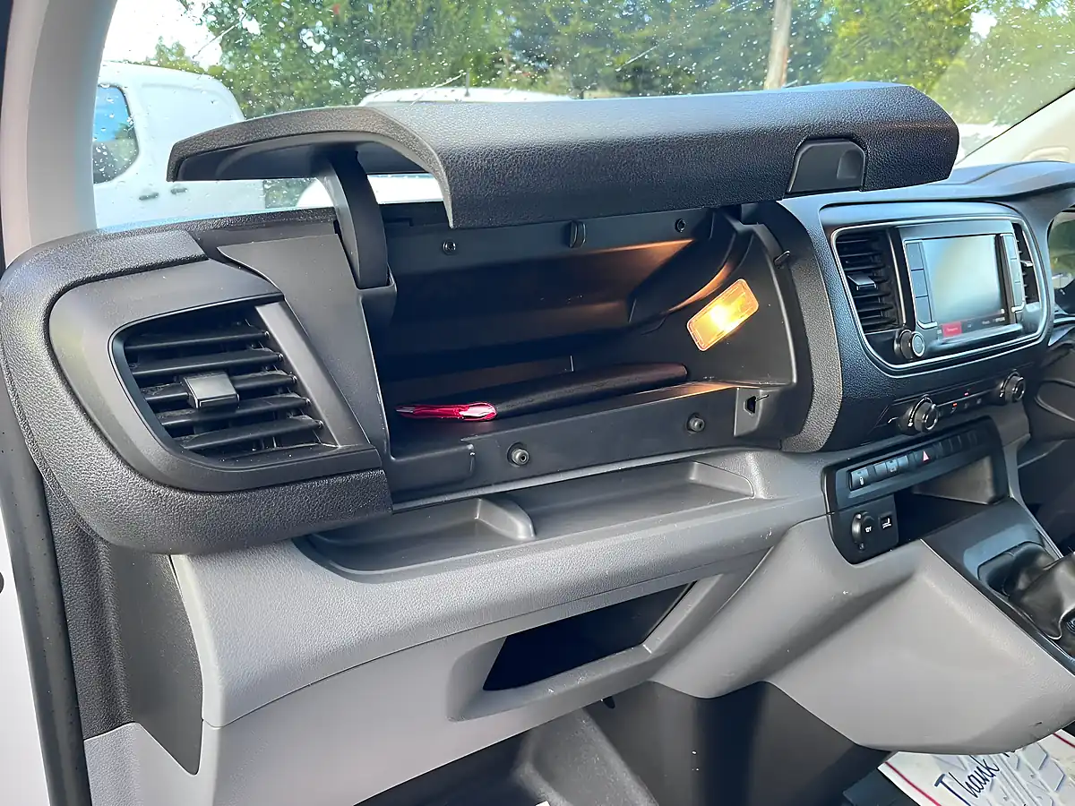 Used 2022 Citroen Dispatch Enterprise Pro M White - Interior and Exterior details 16