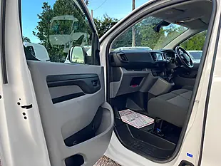 Used 2022 Citroen Dispatch Enterprise Pro M White - Interior and Exterior details 18