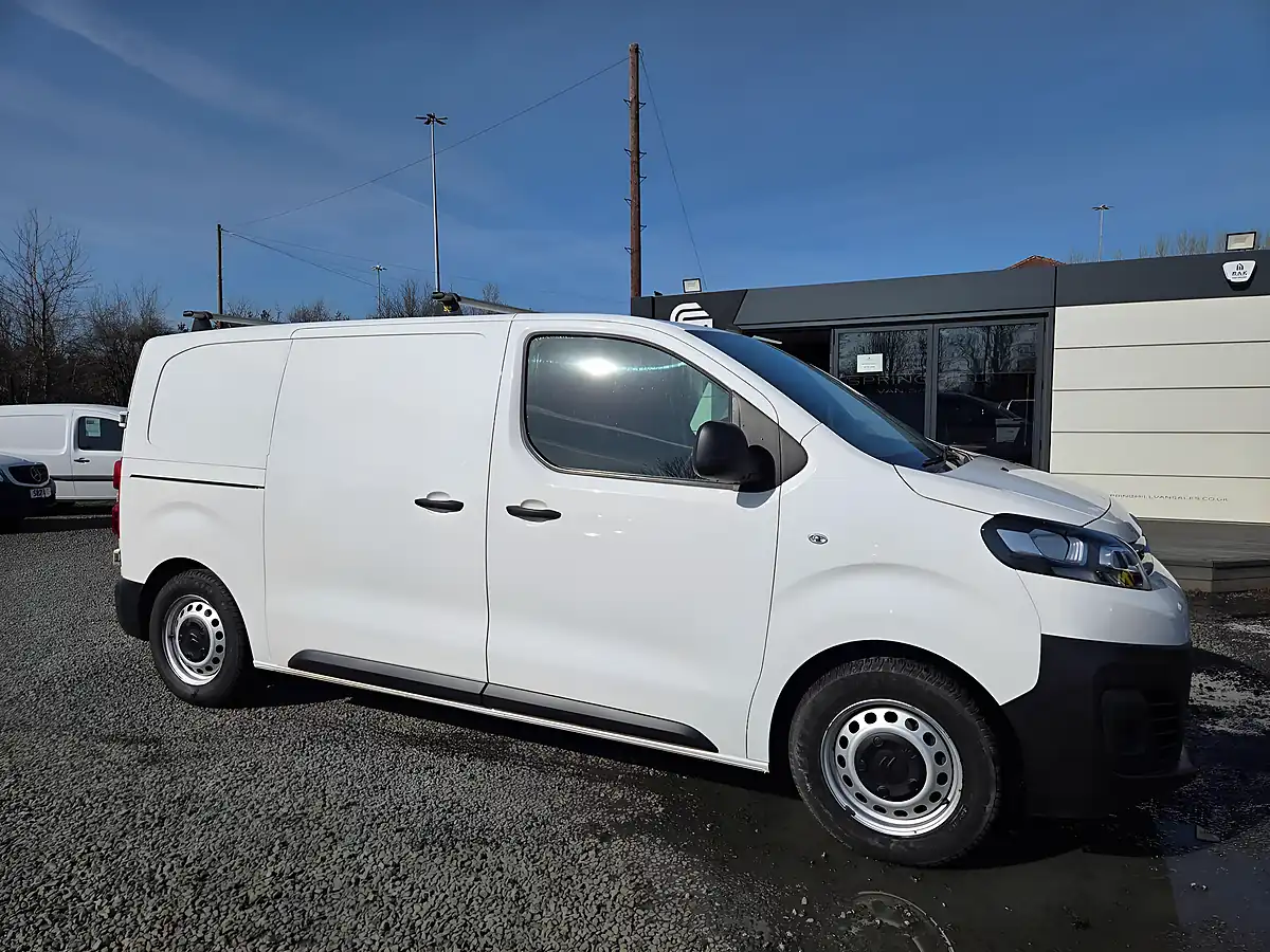 Used 2022 Citroen Dispatch Enterprise Pro M White - Interior and Exterior details 8