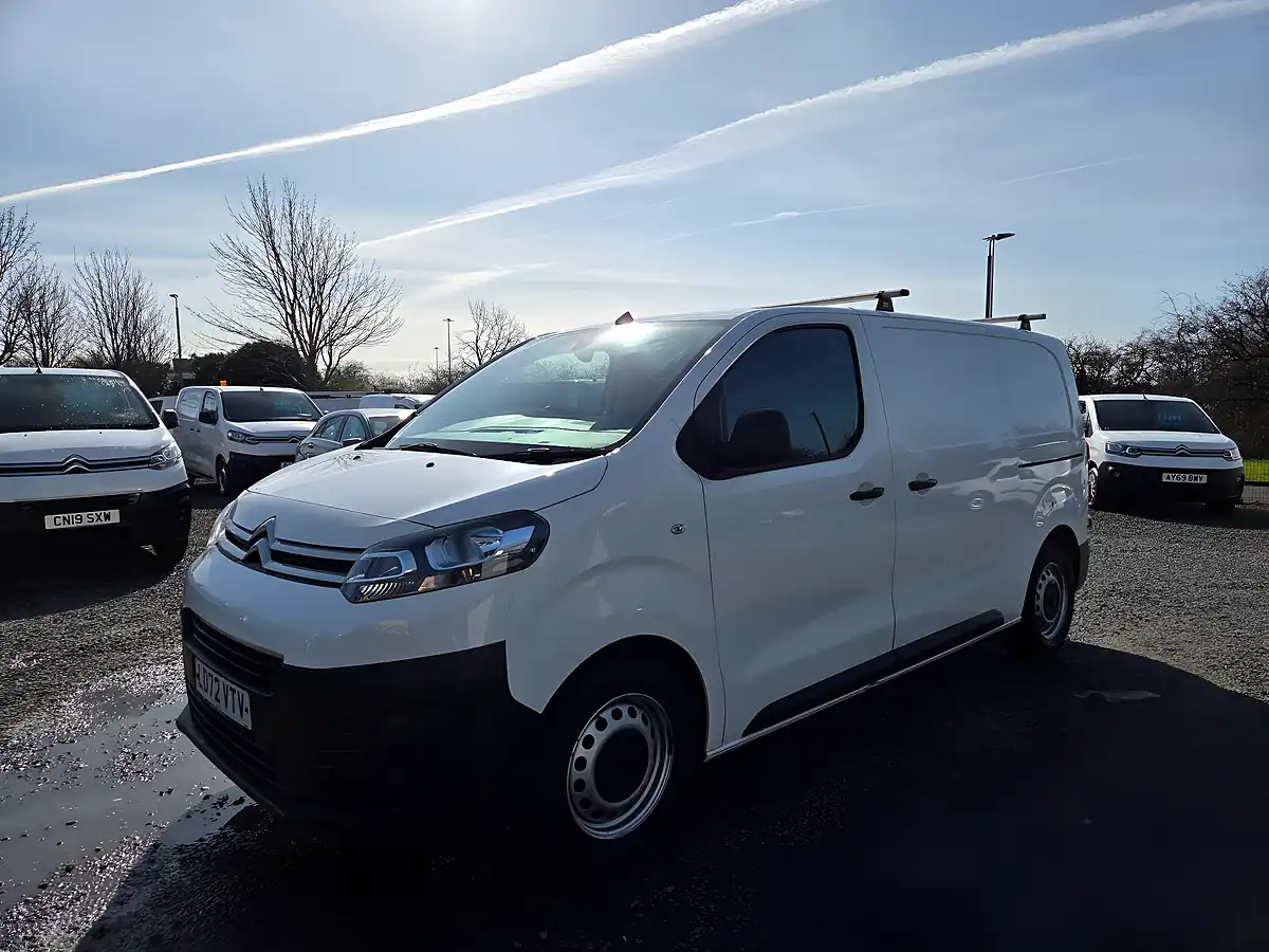 Used 2022 Citroen Dispatch Enterprise Pro M White - Interior and Exterior details 9