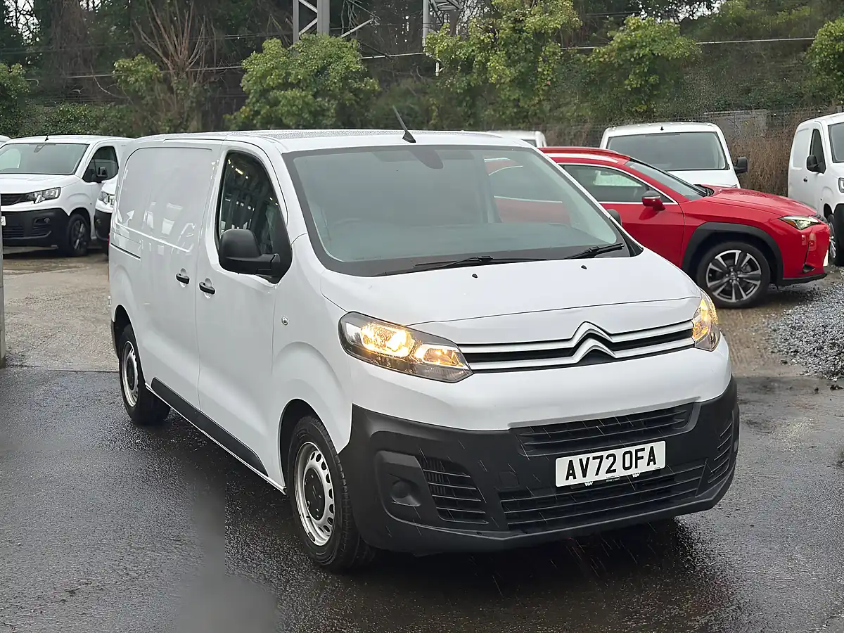 Used 2022 Citroen Dispatch Enterprise Pro White - Front View