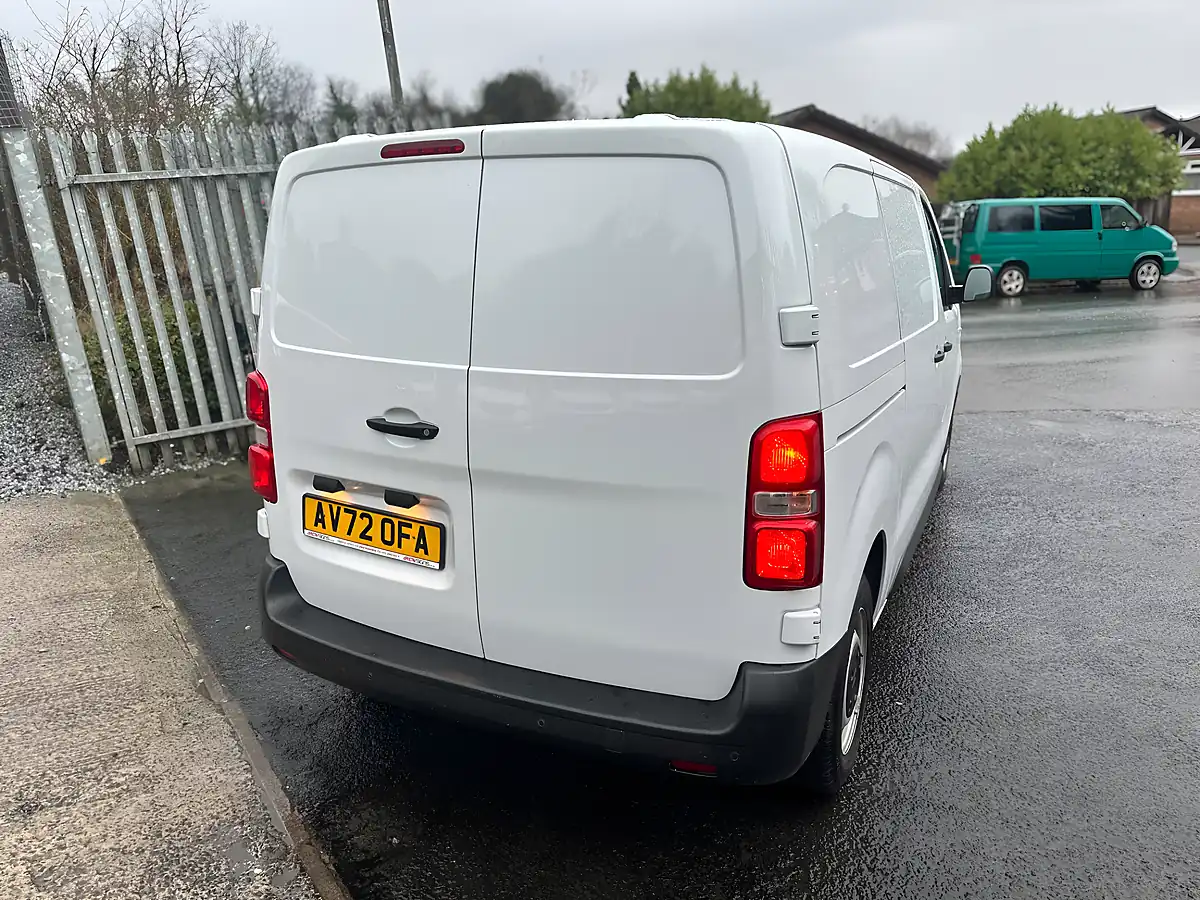 Used 2022 Citroen Dispatch Enterprise Pro White - Interior and Exterior details 4