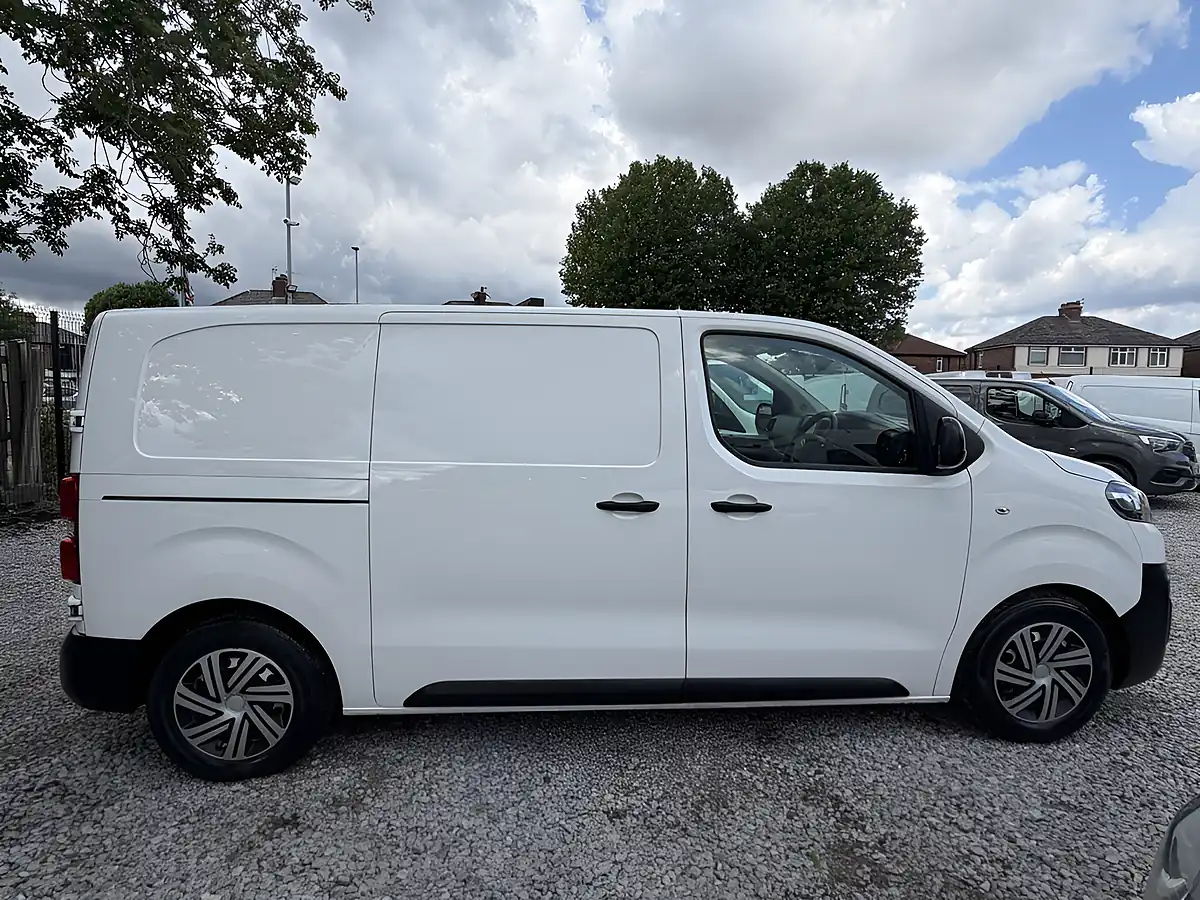 Used 2022 Citroen Dispatch Enterprise Pro White - Interior and Exterior details 11