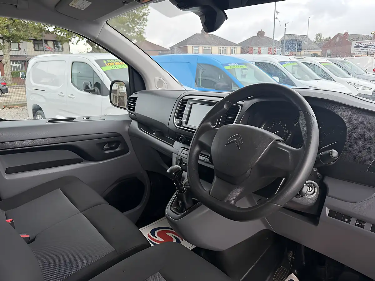 Used 2022 Citroen Dispatch Enterprise Pro White - Interior and Exterior details 13
