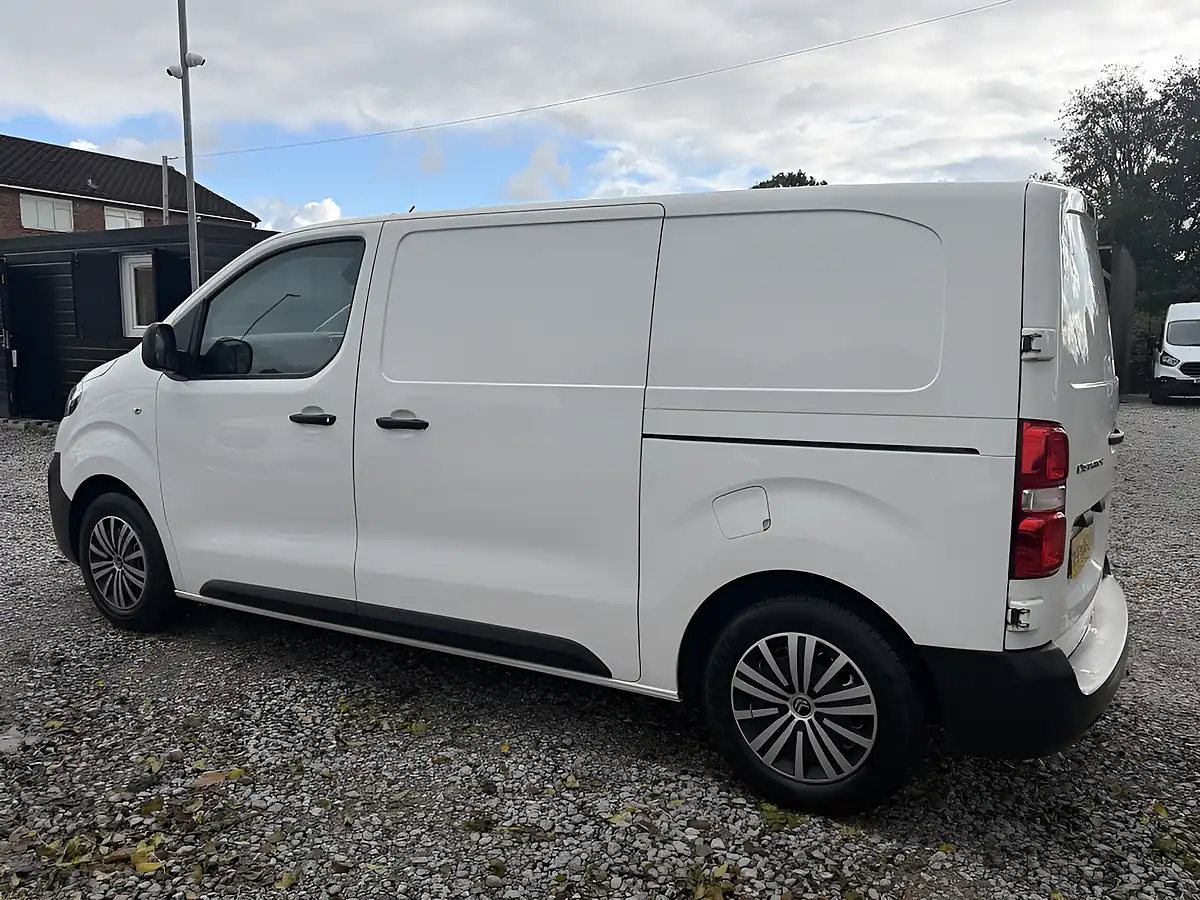 Used 2022 Citroen Dispatch Enterprise Pro White - Interior and Exterior details 8