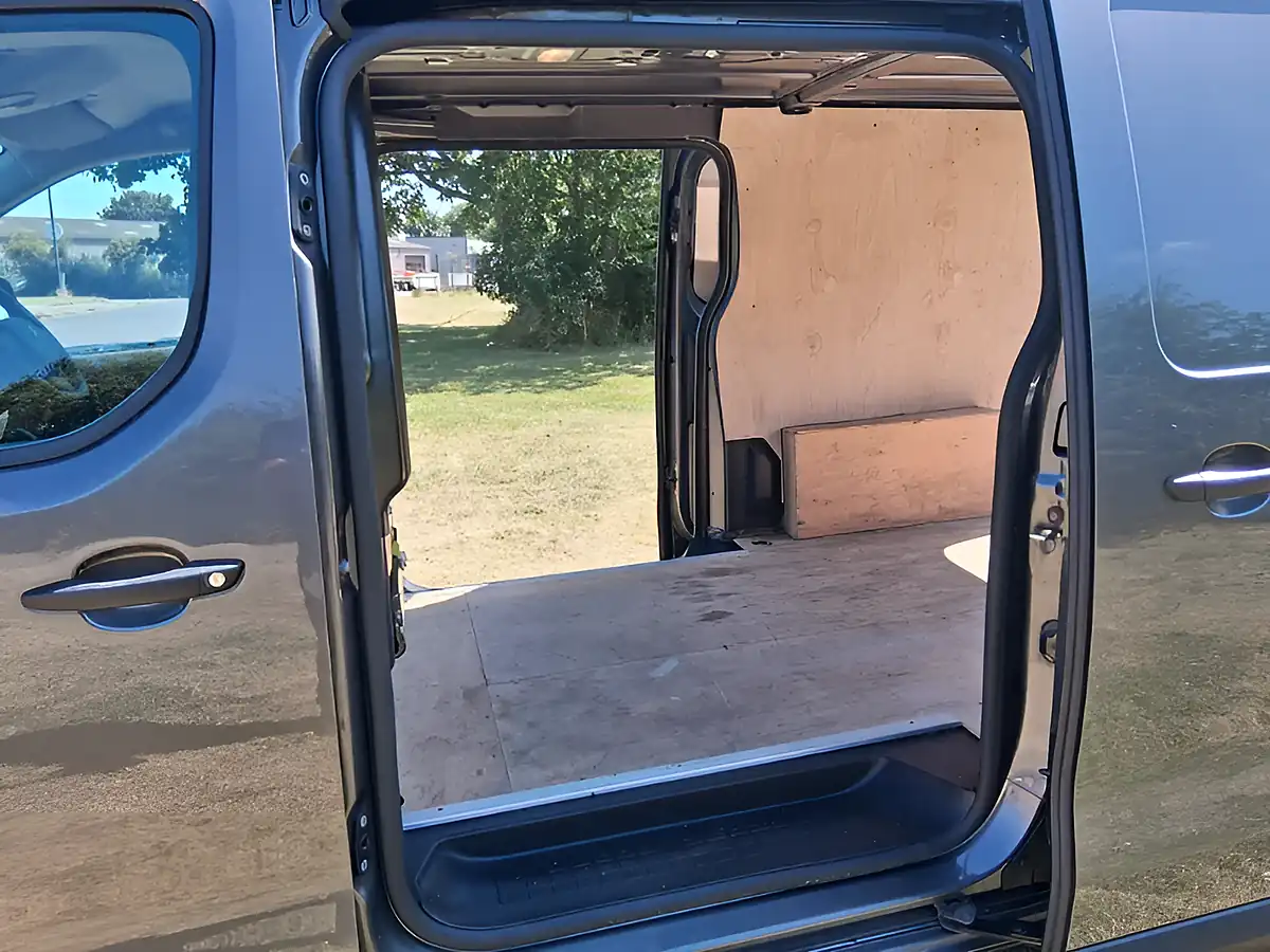 Used 2022 Citroen Dispatch Enterprise Pro Xl Grey - Interior and Exterior details 10