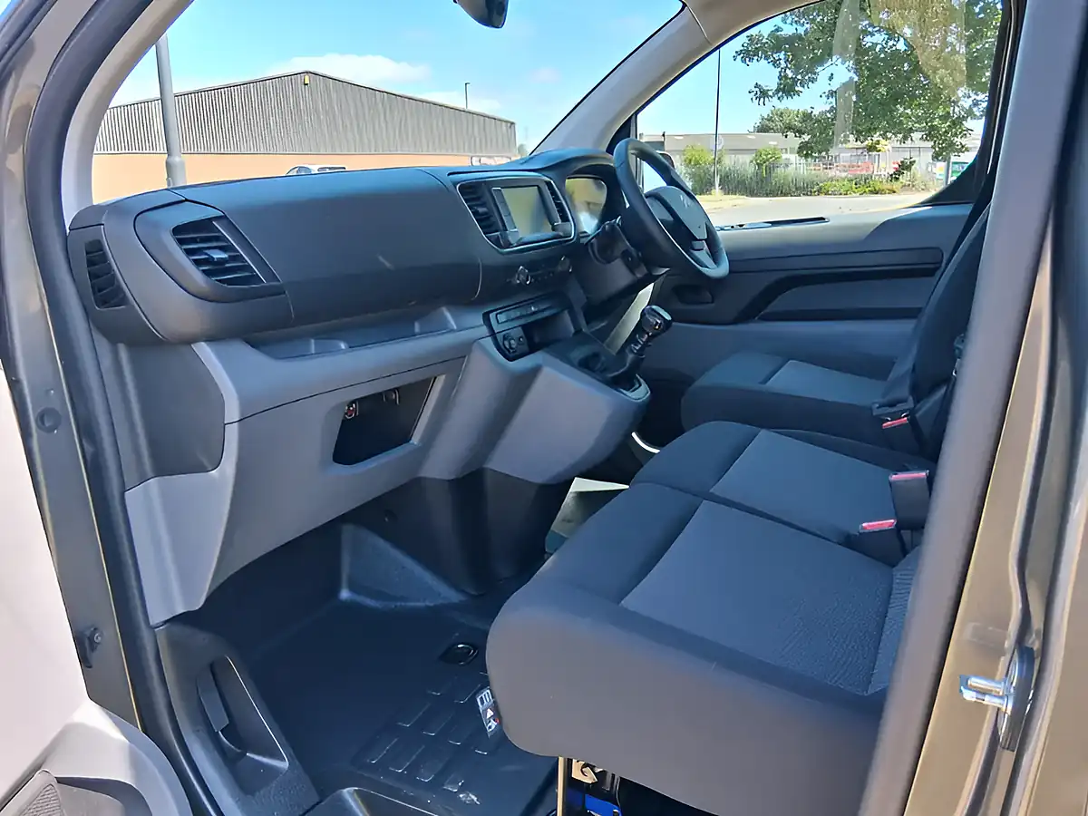 Used 2022 Citroen Dispatch Enterprise Pro Xl Grey - Interior and Exterior details 12