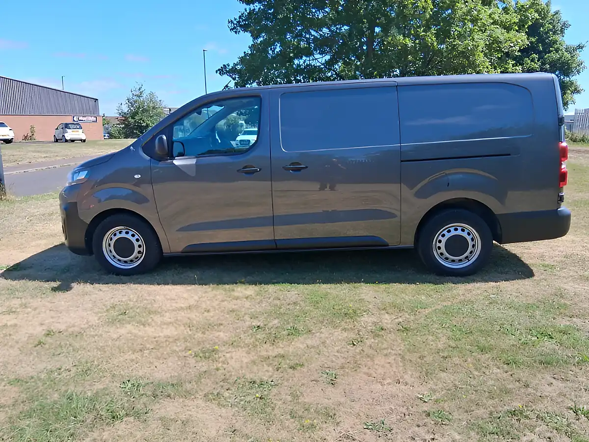 Used 2022 Citroen Dispatch Enterprise Pro Xl Grey - Interior and Exterior details 2