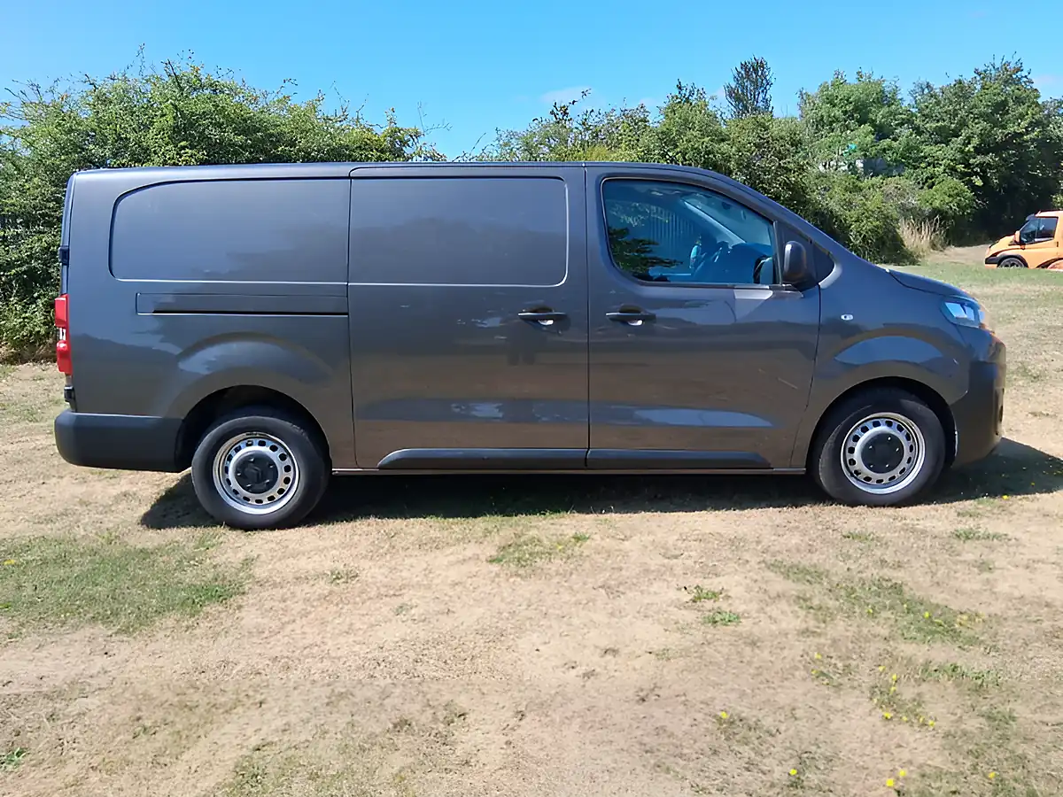 Used 2022 Citroen Dispatch Enterprise Pro Xl Grey - Interior and Exterior details 6
