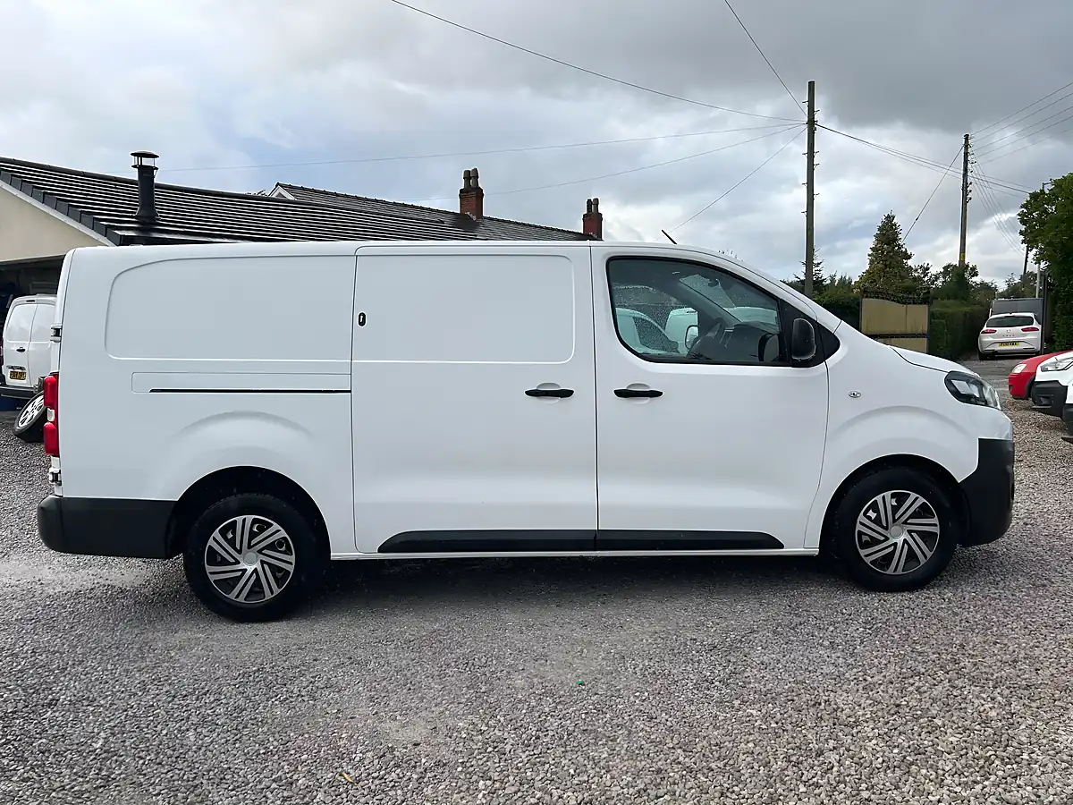 Used 2022 Citroen Dispatch Enterprise Pro Xl White - Interior and Exterior details 10