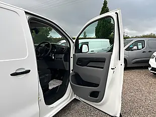 Used 2022 Citroen Dispatch Enterprise Pro Xl White - Interior and Exterior details 18