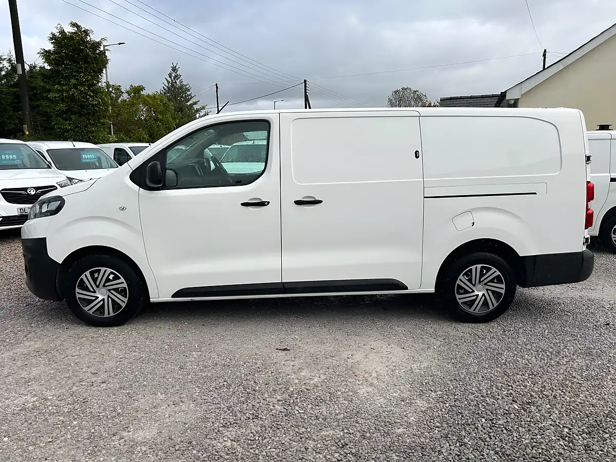 Used 2022 Citroen Dispatch Enterprise Pro Xl White - Interior and Exterior details 6