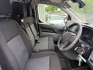 Used 2022 Citroen Dispatch Enterprise Pro Xs White - Interior and Exterior details 12