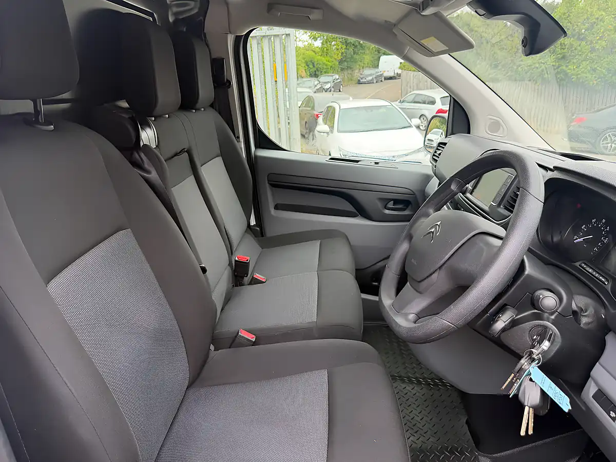 Used 2022 Citroen Dispatch Enterprise Pro Xs White - Interior and Exterior details 12
