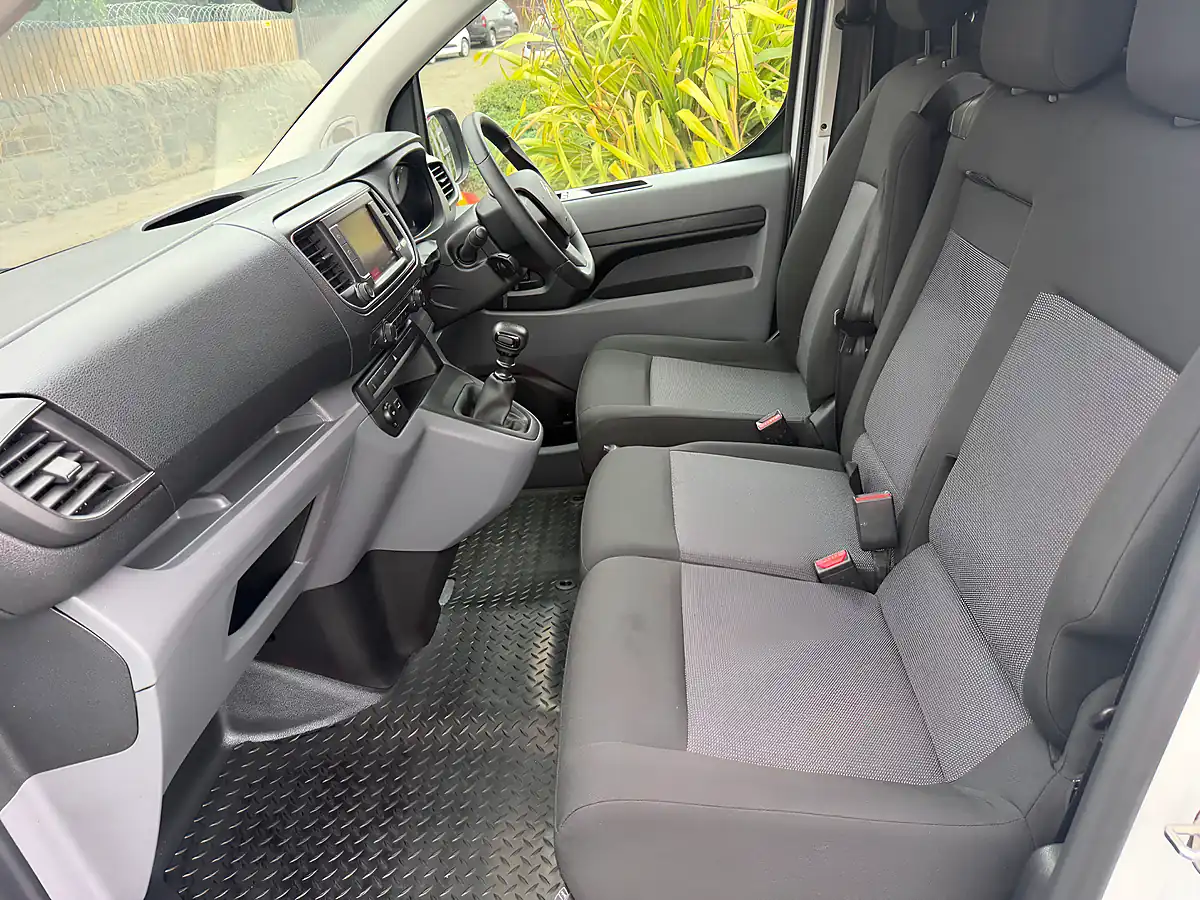Used 2022 Citroen Dispatch Enterprise Pro Xs White - Interior and Exterior details 15
