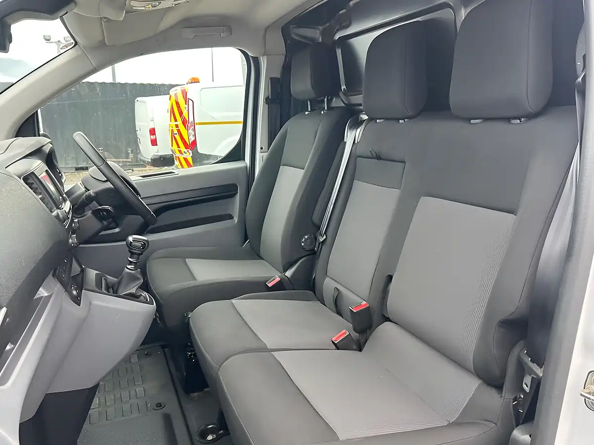 Used 2022 Citroen Dispatch Enterprise Pro Xs White - Interior and Exterior details 12