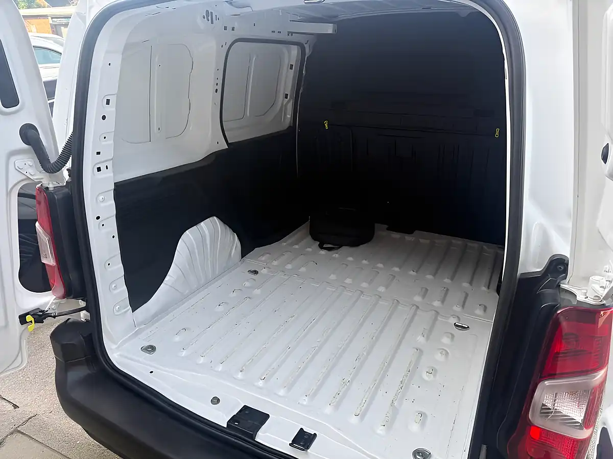 Used 2022 Citroen E-Berlingo Enterprise M Pro White - Interior and Exterior details 16
