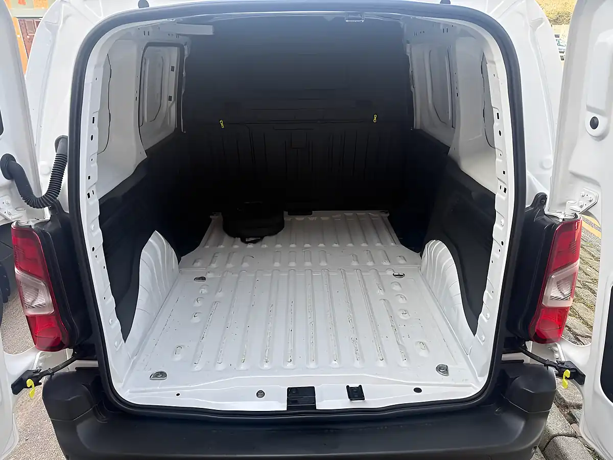 Used 2022 Citroen E-Berlingo Enterprise M Pro White - Interior and Exterior details 7