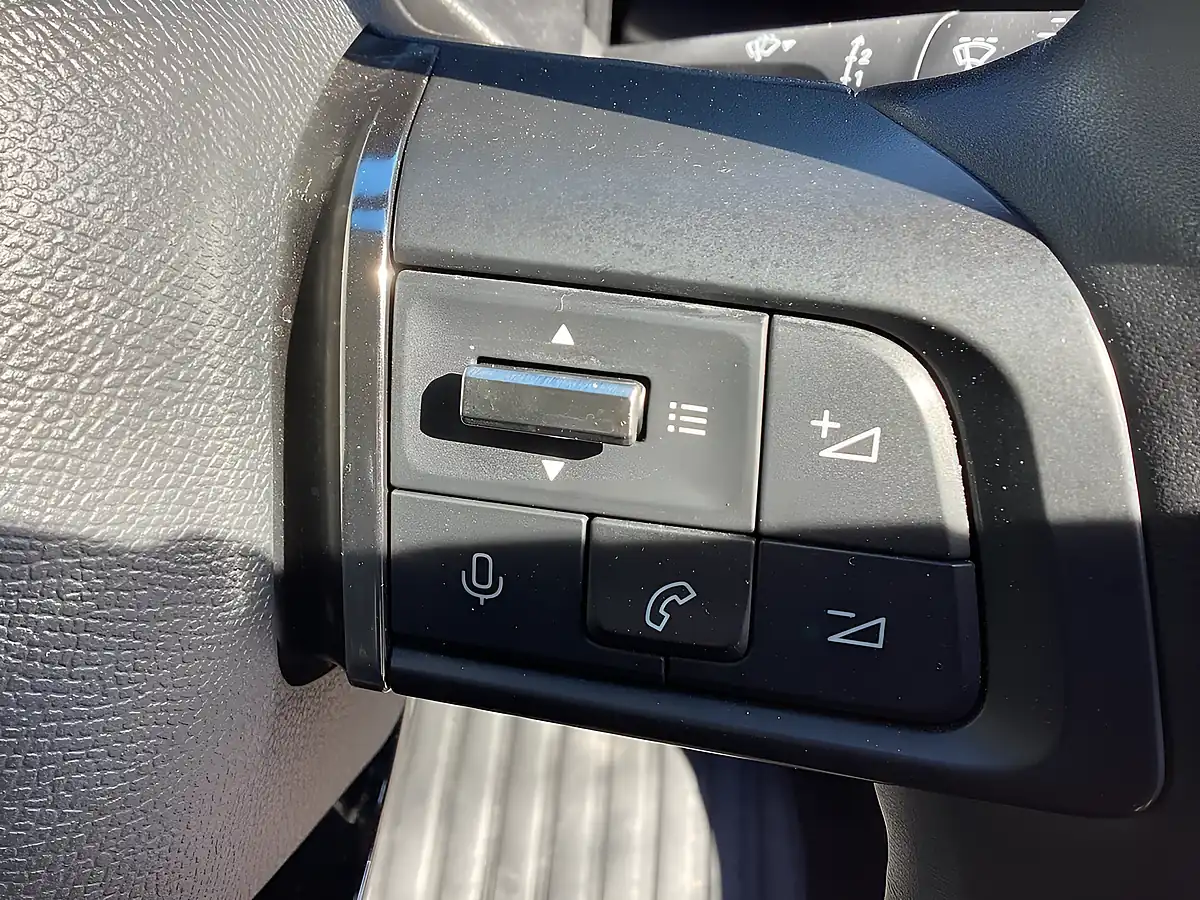 Used 2022 Citroen e-C4 Shine Plus Elixir Red Premium Metallic - Interior and Exterior details 14