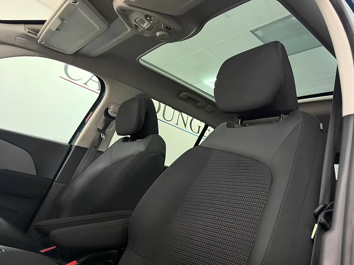 Used 2022 Citroen Grand C4 Spacetourer Shine Blue - Interior and Exterior details 3