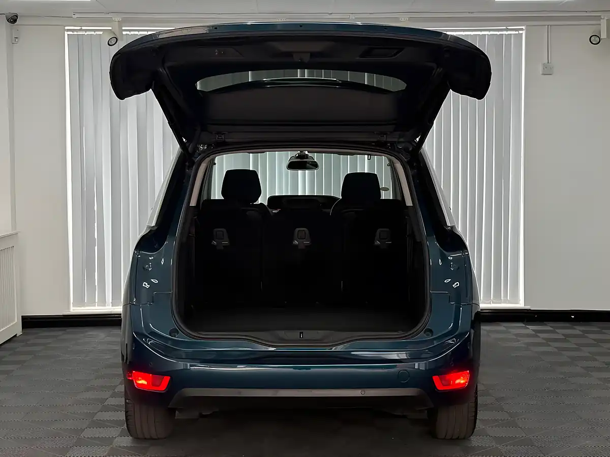 Used 2022 Citroen Grand C4 Spacetourer Shine Blue - Interior and Exterior details 9