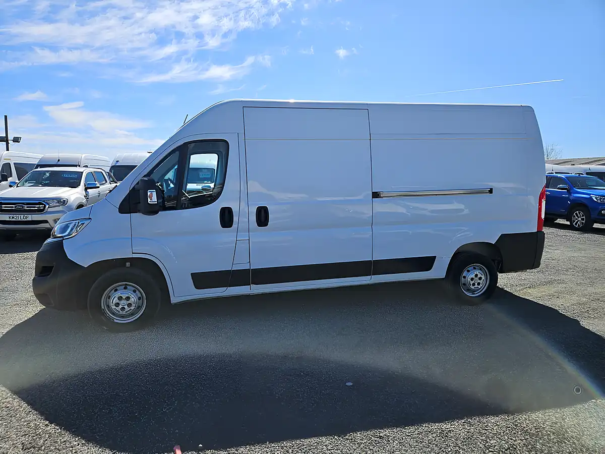 Used 2022 Citroen Relay 35 L3H2 Lwb White - Interior and Exterior details 5